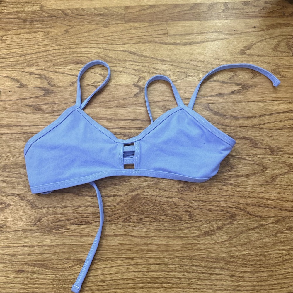 Jolyn Bundel bikinis!